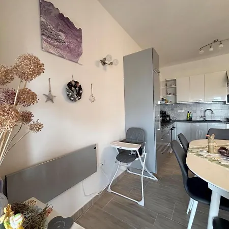 아파트 Sea View Artmare Lukoran