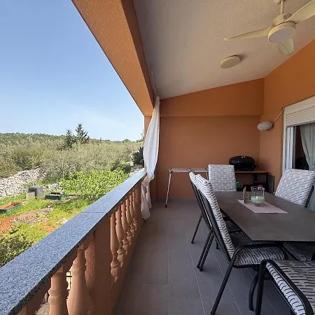 Apartment Sea View Artmare Lukoran