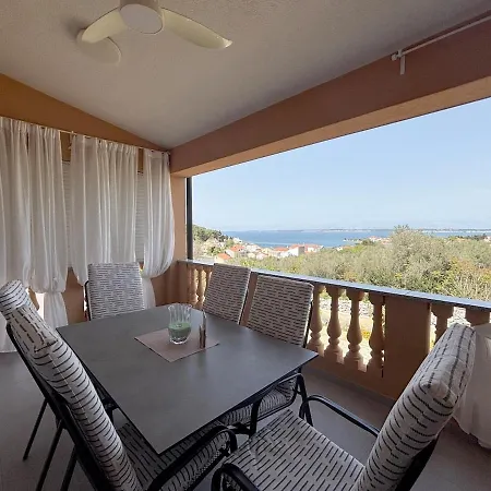 Sea View Artmare