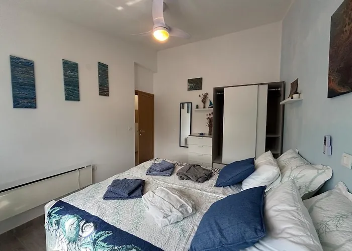 Sea View Artmare Apartment Lukoran