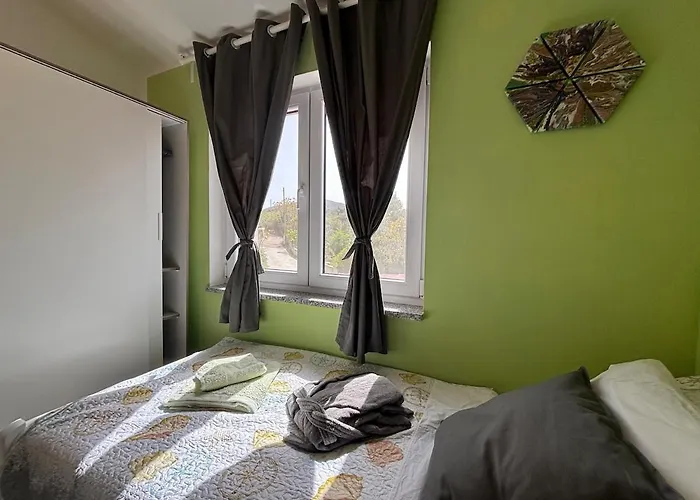 Sea View Artmare Apartment *